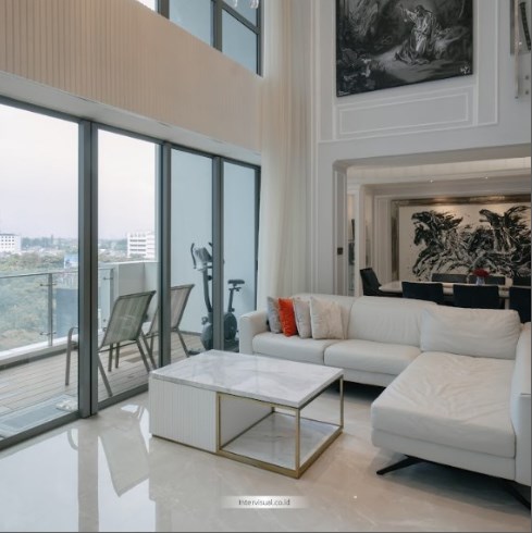 Desain Interior Ruang Tamu Apartemen Kecil di St Moritz Berpengalaman